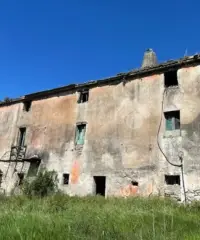 CASA SEMINDIPENDENTE A PONTECORVO CASA SEMINDIPENDENTE A PONTECORVO