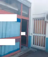 Capannone, magazzino e uffici in buono stato Capannone, magazzino e uffici in buono stato