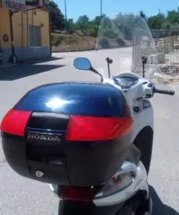 Honda scooter 300 SHI Honda scooter 300 SHI