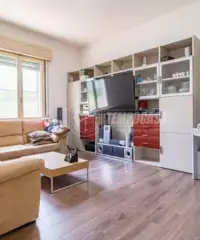 Soluzione indipendente con ampio terreno privato Soluzione indipendente con ampio terreno privato