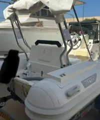 Gommone Trident 5,30 + Yamaha 40/60 Gommone Trident 5,30 + Yamaha 40/60