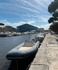 Gommone e ormeggio Gommone e ormeggio