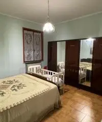 Casa indipendente con doppio garage in centro a Medesano