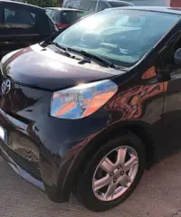 Toyota iQ 1.0 Adatta per neopatentati Toyota iQ 1.0 Adatta per neopatentati