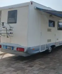 Camper Elnagh 6 posti viaggio e 6 posti letto