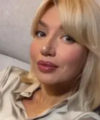 Cerco un uomo per il rapporto romantico Cerco un uomo per il rapporto romantico