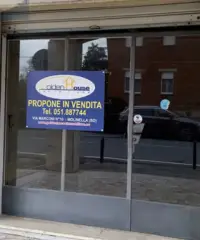 PICCOLO LOCALE COMMERCIALE IN CENTRO AL PAESE PICCOLO LOCALE COMMERCIALE IN CENTRO AL PAESE