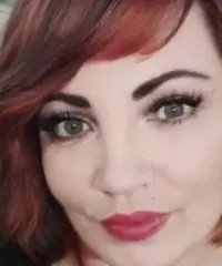 Sono una donna cerca dell'amore della mia vita Sono una donna cerca dell'amore della mia vita