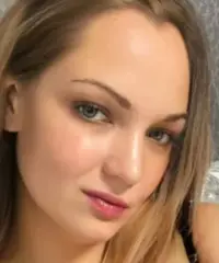 Sono una donna cerca dell'amore della mia vita Sono una donna cerca dell'amore della mia vita