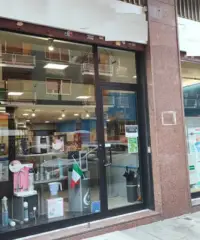 NEGOZIO e UFFICIO 70 MQ NEGOZIO e UFFICIO 70 MQ