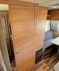 Caravan Weinsberg CaraOne 400 LK Con 4 Posti Letto