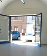 MONTEMESOLA-Locale Commerciale in Centro Storico