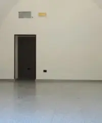 MONTEMESOLA-Locale Commerciale in Centro Storico