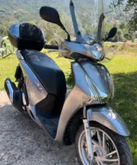 Honda sh Honda sh