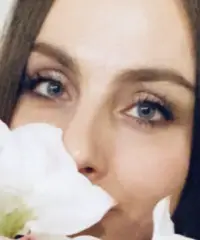 Sono spontanea, socievole, spirituale. Mi piace tutto ciò che crea un sorriso. Sono spontanea, socievole, spirituale. Mi piace tutto ciò che crea un sorriso.