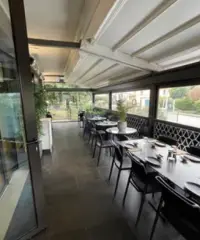Ristorante con dehor esterno Ristorante con dehor esterno