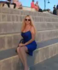 Donna sola cerca al matrimonio Donna sola cerca al matrimonio