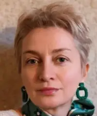 Donna sola cerca al matrimonio