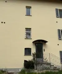 Bilocale  su due livelli e posto auto a Noceto