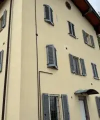 Bilocale  su due livelli e posto auto a Noceto