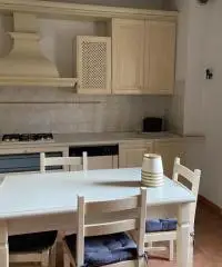 Bilocale  su due livelli e posto auto a Noceto