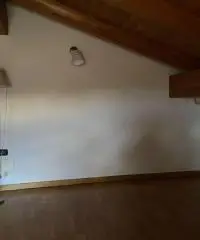 Bilocale  su due livelli e posto auto a Noceto