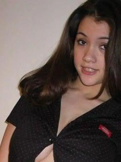 Donna sincera e onesta in cerca di un partner Donna sincera e onesta in cerca di un partner