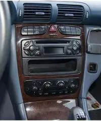 MERCEDES C220 CDI Elegance S.W. -telefono vivavoce NOKIA - Catania MERCEDES C220 CDI Elegance S.W. -telefono vivavoce NOKIA - Catania