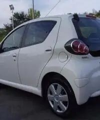 TOYOTA AYGO 1.0 CONNECT 5P 68CV 2010 km 32.200 tg - Veneto TOYOTA AYGO 1.0 CONNECT 5P 68CV 2010 km 32.200 tg - Veneto