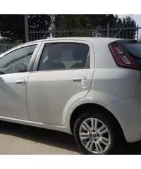 Fiat Punto 1.3 Mjt 75 Cv 5 porte Easy - Lecce Fiat Punto 1.3 Mjt 75 Cv 5 porte Easy - Lecce