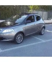 LANCIAYPSILON 900 TWINER PLATINO DFN TETTO BICOLORE STRAFUL - Bari LANCIAYPSILON 900 TWINER PLATINO DFN TETTO BICOLORE STRAFUL - Bari