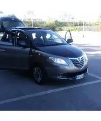 LANCIAYPSILON 900 TWINER PLATINO DFN TETTO BICOLORE STRAFUL - Bari LANCIAYPSILON 900 TWINER PLATINO DFN TETTO BICOLORE STRAFUL - Bari