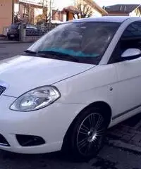 Lancia ypsilon 1.4cc - Modena Lancia ypsilon 1.4cc - Modena