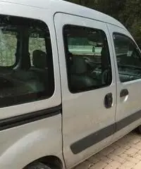 Renault Kangoo 4x4 gpl - Siena Renault Kangoo 4x4 gpl - Siena