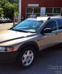 VOLVO XC 70 SW 4X4 CROSS COUNTRY D5 AWD 2.4 DIESEL - Varese VOLVO XC 70 SW 4X4 CROSS COUNTRY D5 AWD 2.4 DIESEL - Varese