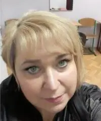 Sto cercando un uomo per completare la mia esistenza Sto cercando un uomo per completare la mia esistenza