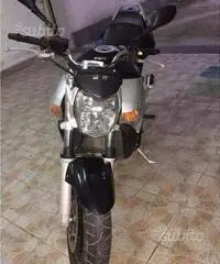 SUZUKI GSR IN BUONO STATO TRATTABILE