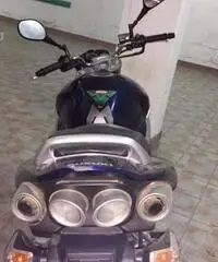 SUZUKI GSR IN BUONO STATO TRATTABILE