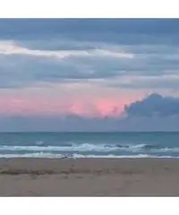 Da giugno a settembre a 30m.dalla spiaggia Da giugno a settembre a 30m.dalla spiaggia