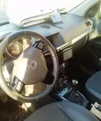 Opel Astra SW del 2007 allestimento Cosmo a meno di 5000 eur