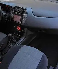 FIAT Bravo 1.6 Mjt 77kw 105cv Emotion E5 FIAT Bravo 1.6 Mjt 77kw 105cv Emotion E5