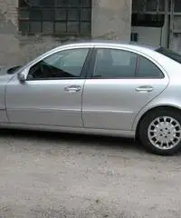 VENDO VETTURA MERCEDES E 220 CDI VENDO VETTURA MERCEDES E 220 CDI