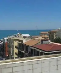 ATTICO CON TERRAZZI VISTA MARE ATTICO CON TERRAZZI VISTA MARE