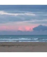 Da giugno a settembre a 30m.dalla spiaggia Da giugno a settembre a 30m.dalla spiaggia