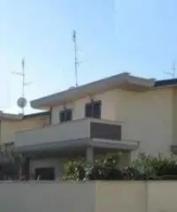 Lavinio-Lido di Enea: Vendita Villa in Via Miglioramento Lavinio-Lido di Enea: Vendita Villa in Via Miglioramento
