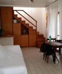 RifITI 005-m27/606 - Villa a schiera in Vendita a Pomezia - Campo Ascolano - Villaggio Tognazzi di 6 RifITI 005-m27/606 - Villa a schiera in Vendita a Pomezia - Campo Ascolano - Villaggio Tognazzi di 6