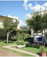 Tor San Lorenzo: Vendita Villa in Via Brenta Tor San Lorenzo: Vendita Villa in Via Brenta