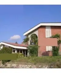 Vendita Villa in Via Coimbra 2/4 Vendita Villa in Via Coimbra 2/4