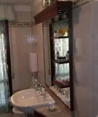 APPARTAMENTO di 4 vani e di 110 mq (ANCONA - ripe) rif. VND 5 APPARTAMENTO di 4 vani e di 110 mq (ANCONA - ripe) rif. VND 5