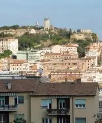 Vendita Cinque locali in Via Redipuglia Vendita Cinque locali in Via Redipuglia